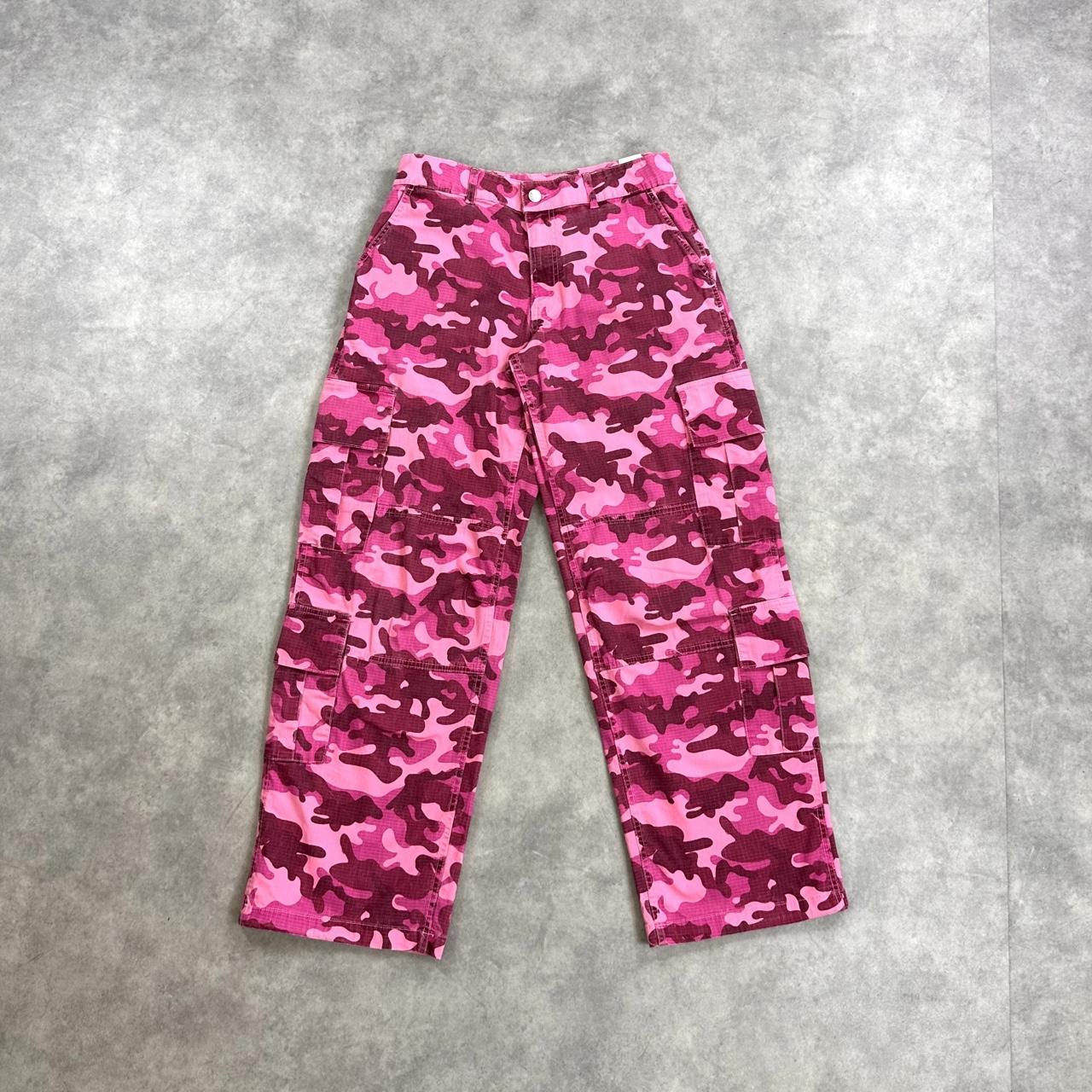 Review pink camo trousers