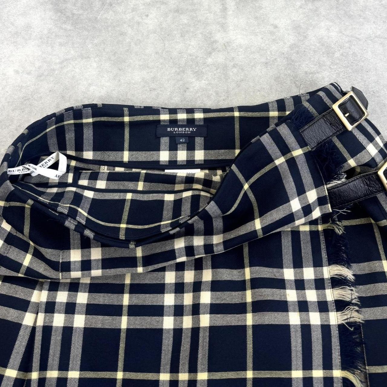 Burberry skirt