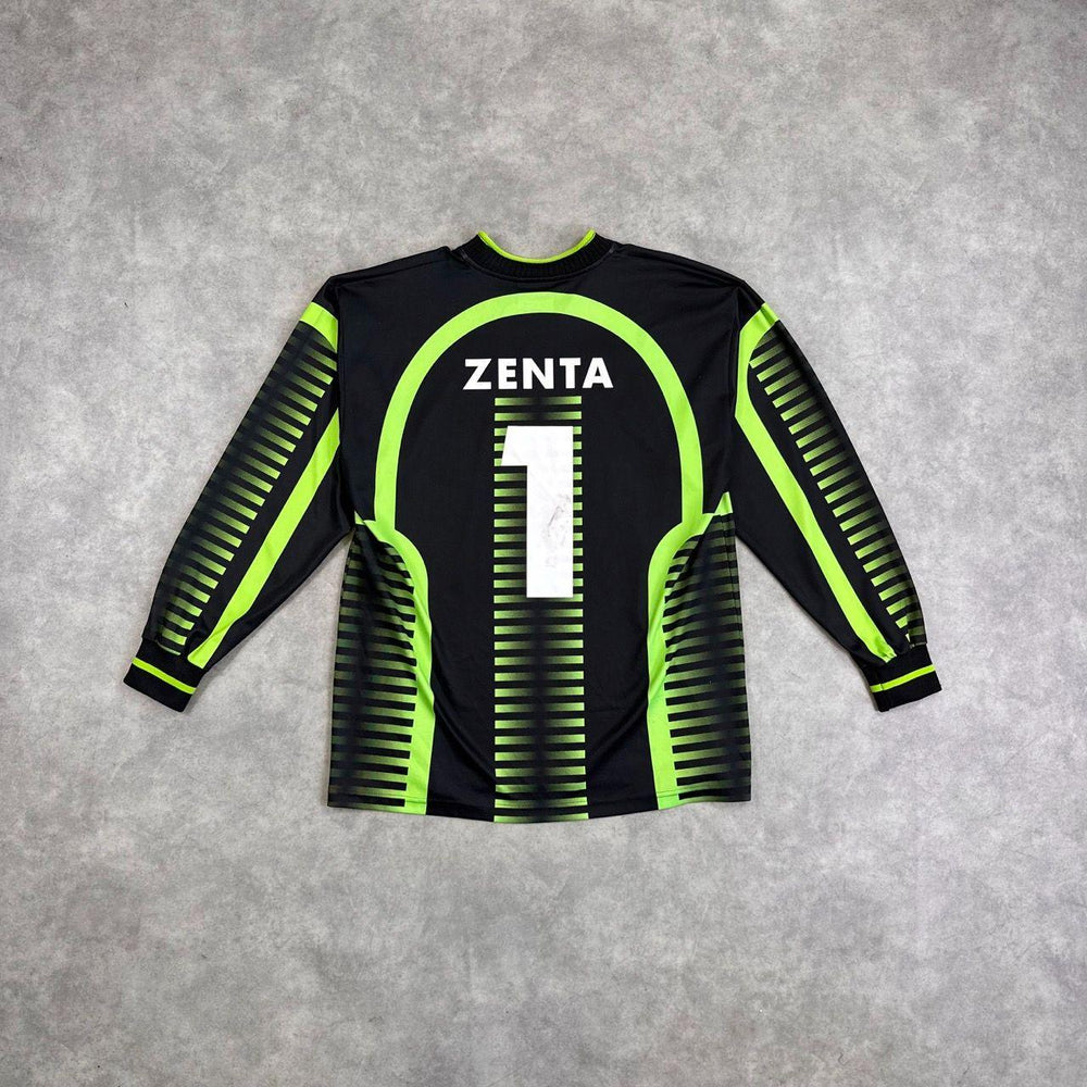 Umbro long sleeved shirt