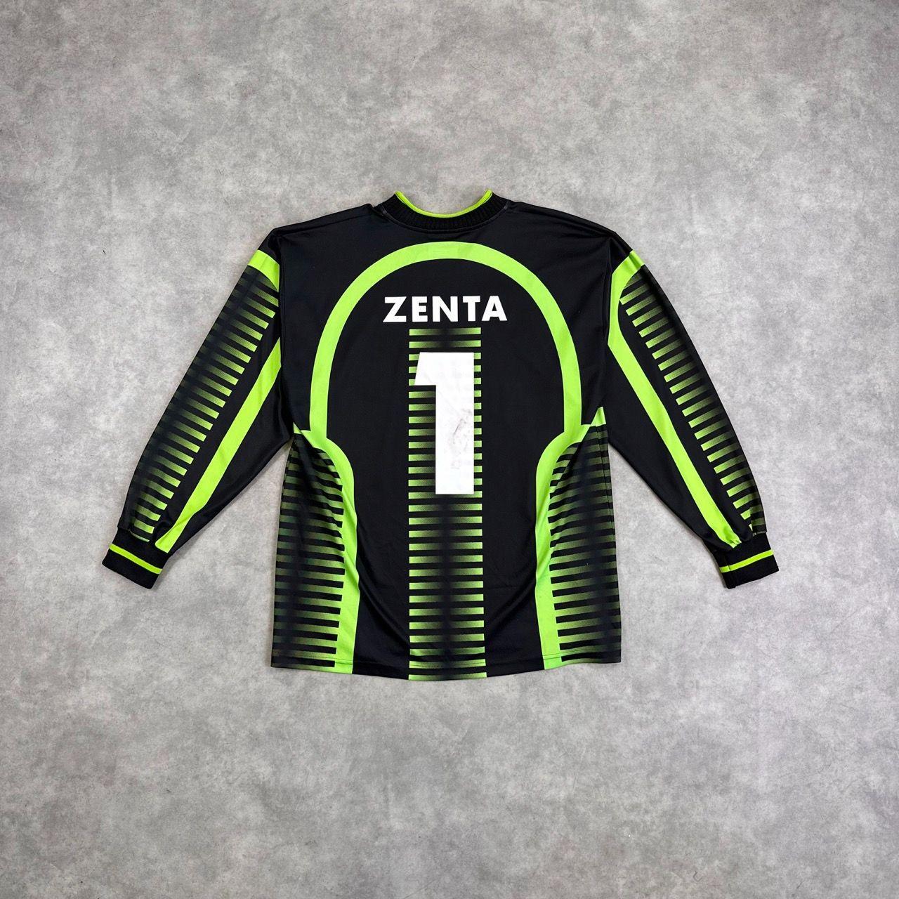 Umbro long sleeved shirt