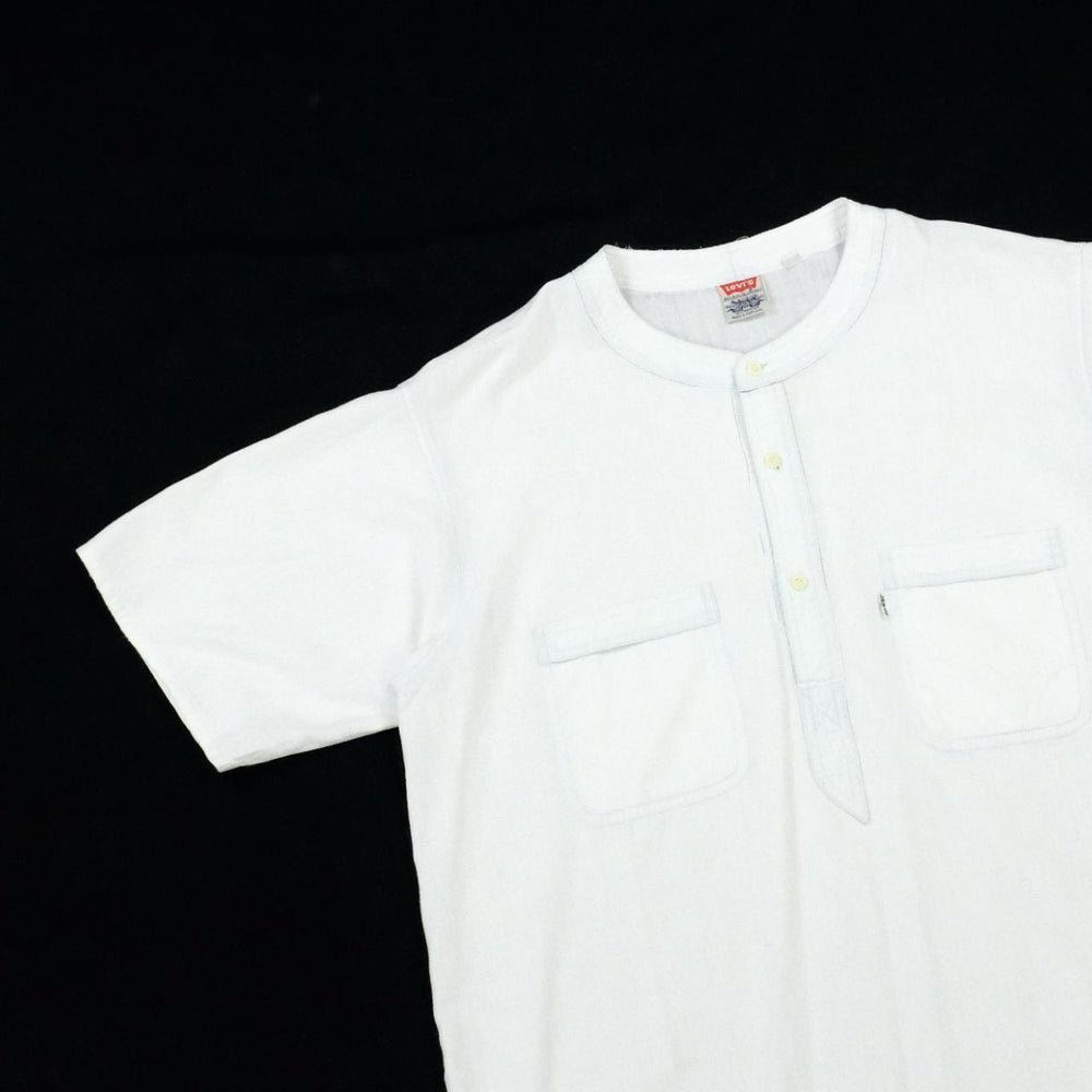 Levi's T-shirt