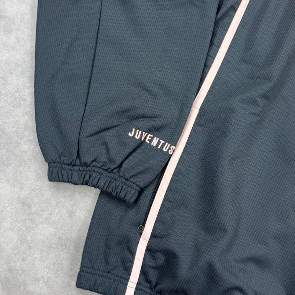 Vintage 2004-05 Nike Juventus FC training jacket