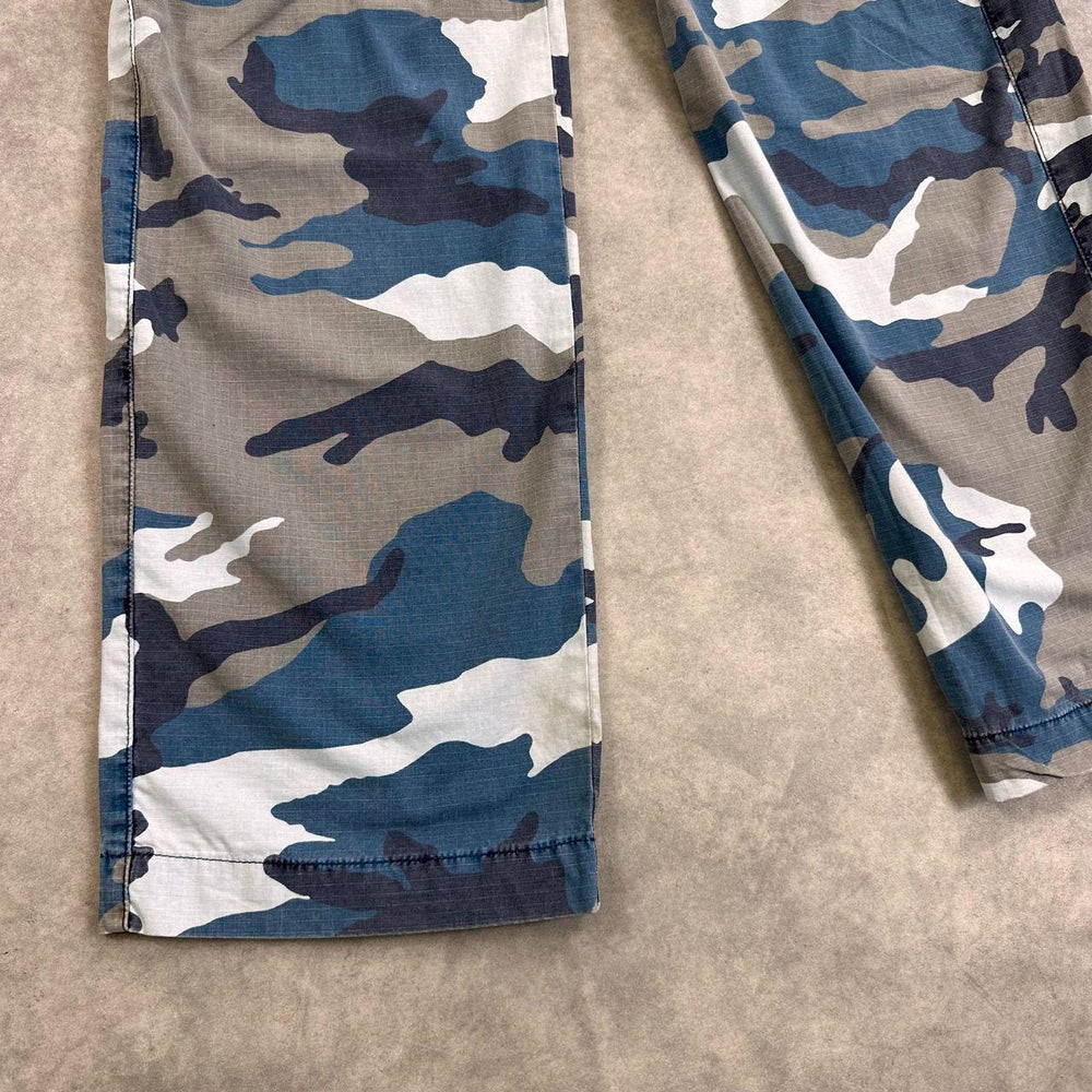 Waist - 35"