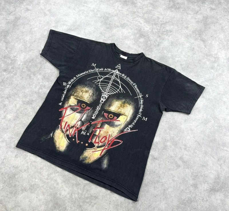 Vintage 1997 Pink Floyd print band t-shirt
