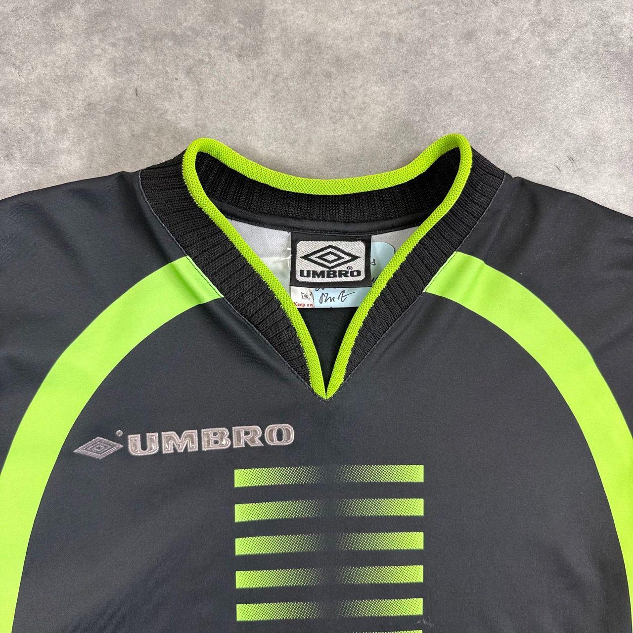 Umbro long sleeved shirt