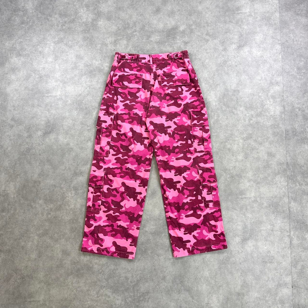 Review pink camo trousers