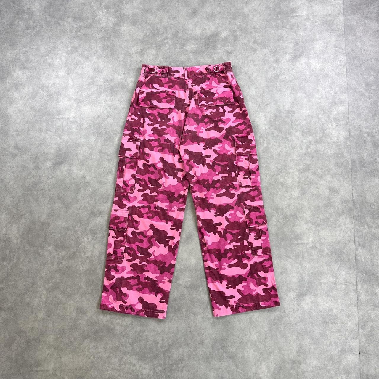 Review pink camo trousers