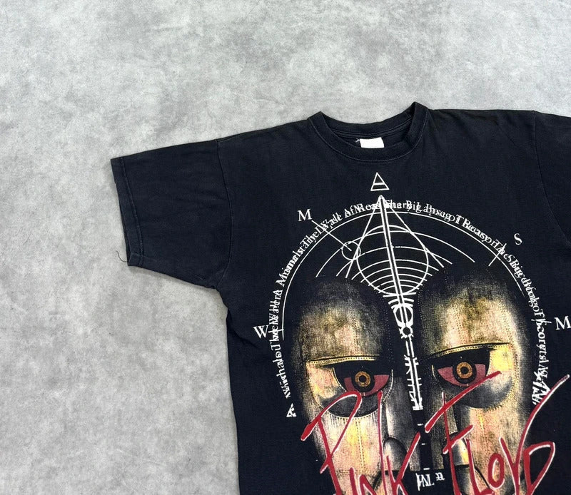 Vintage 1997 Pink Floyd print band t-shirt