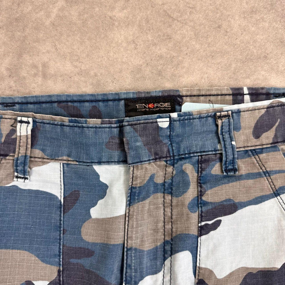 Waist - 35"