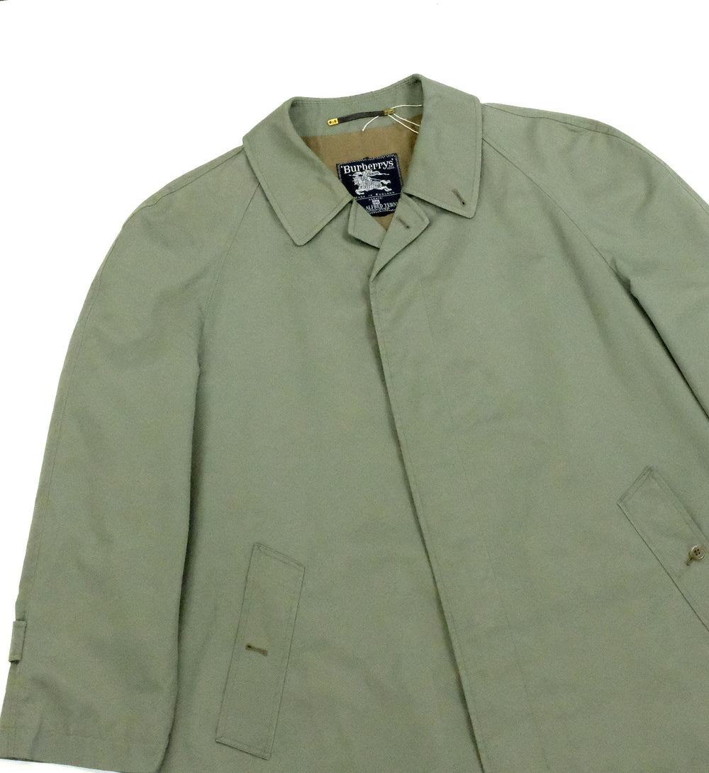 Vintage Burberry light khaki trenchcoat