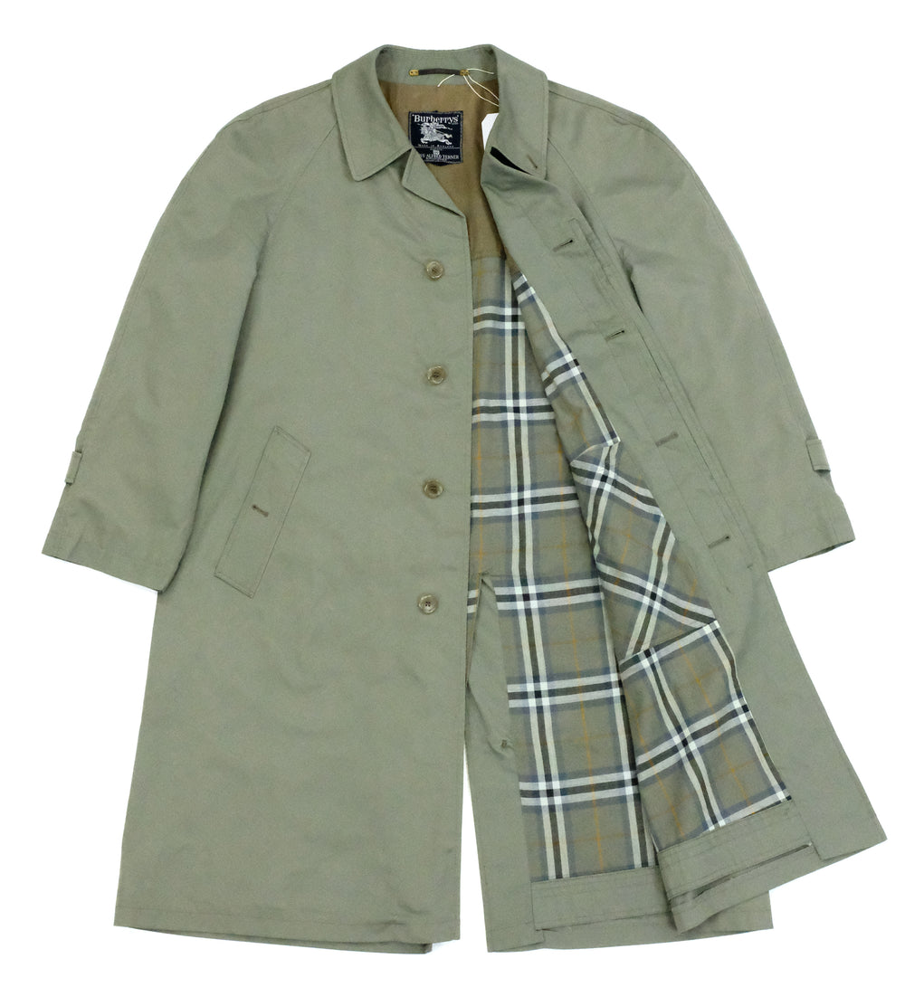 Vintage Burberry light khaki trenchcoat