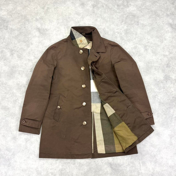 Burberry trench coat / Mac