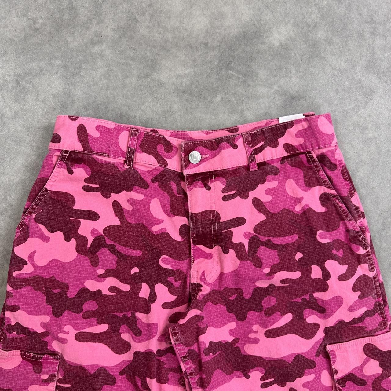 Review pink camo trousers