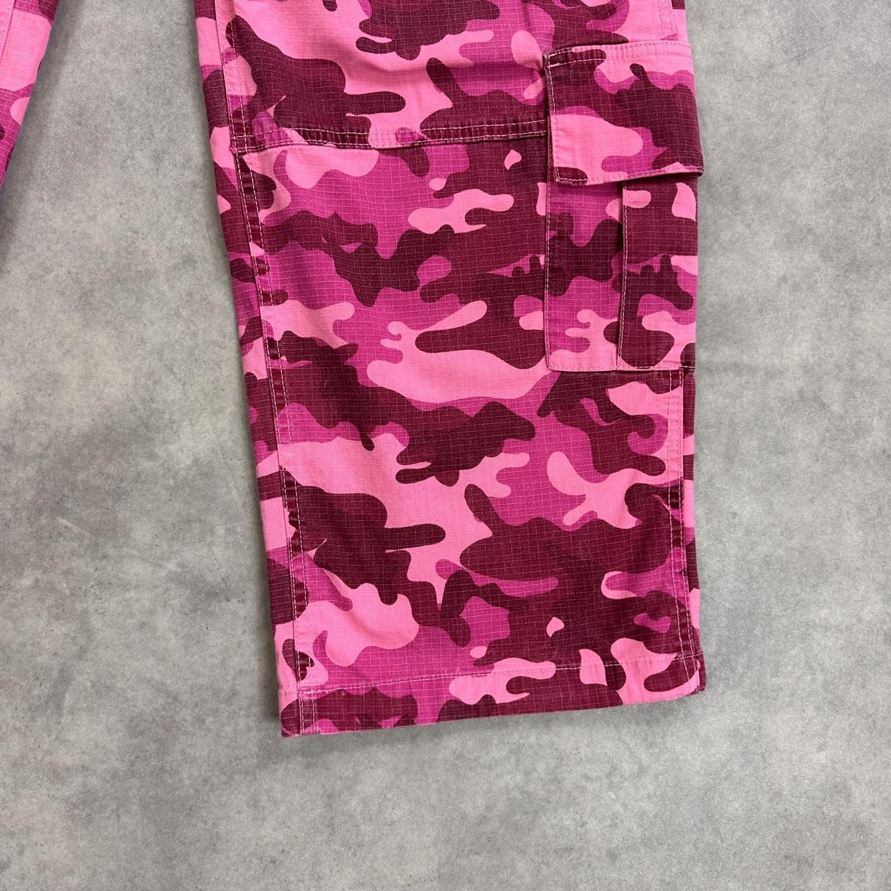 Review pink camo trousers