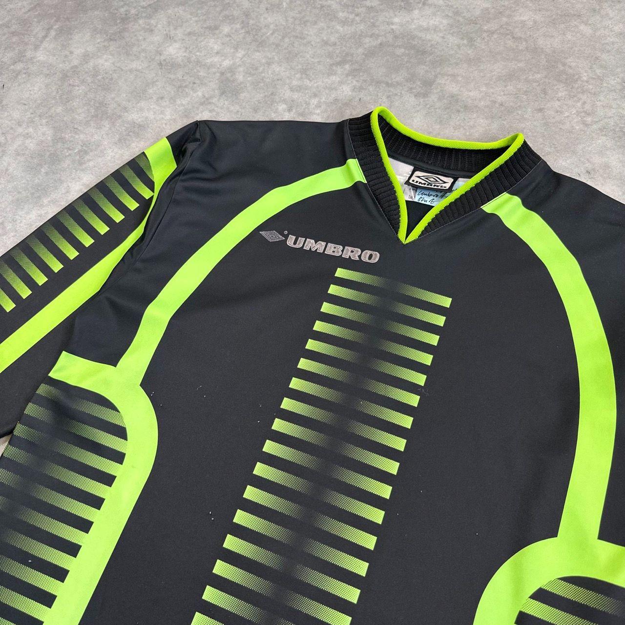 Umbro long sleeved shirt