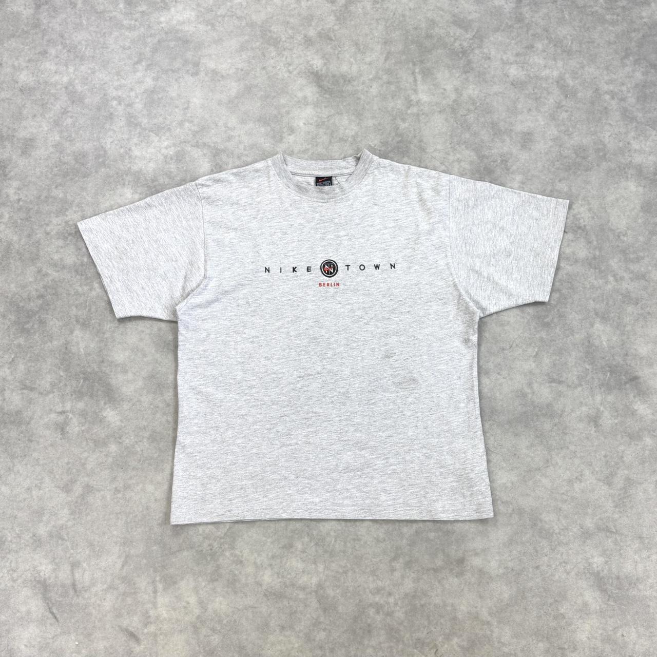 Vintage Nike Town Berlin t-shirt