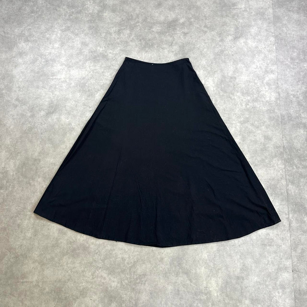 Black maxi skirt with zipper closure