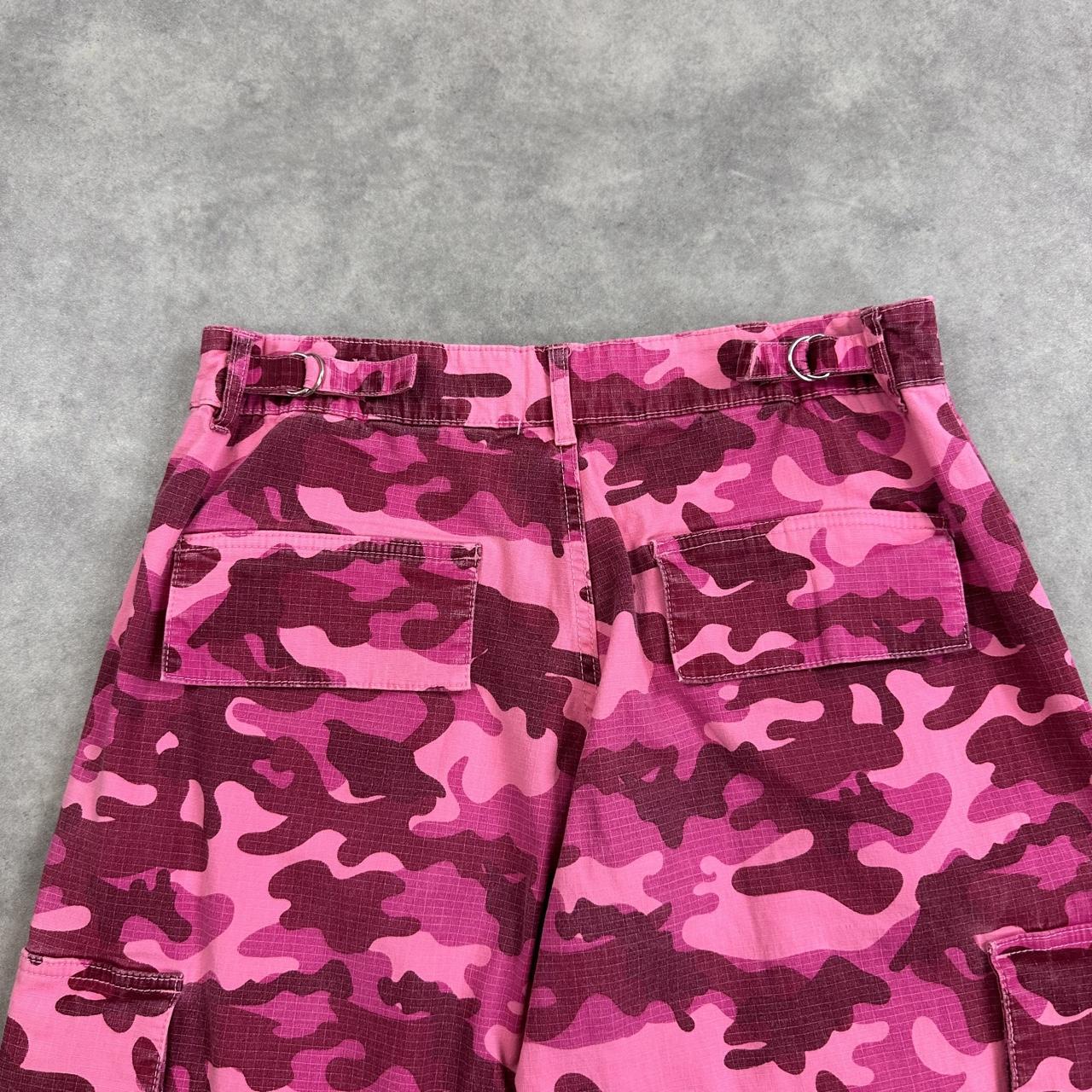 Review pink camo trousers